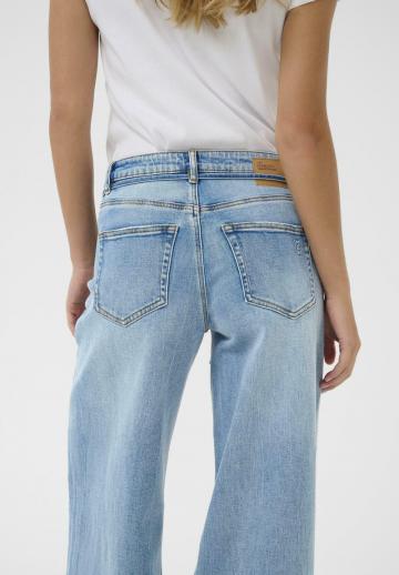 Клешеные джинсы