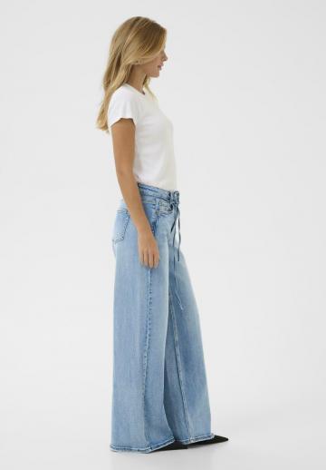 Клешеные джинсы