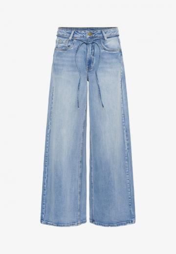 Клешеные джинсы