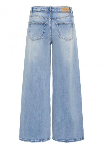 Клешеные джинсы