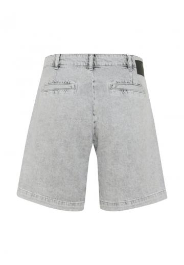 Джинсовые шорты