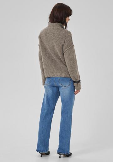 Пуловер с воротником поло