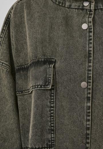 Куртка с накладнымит карманами