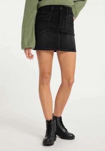 Юбка с накладными карманами