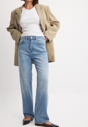 Клешеные джинсы