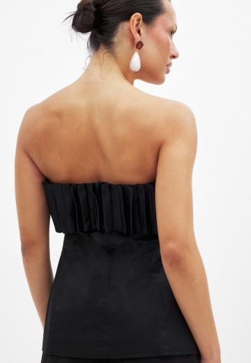 Топ без бретелек