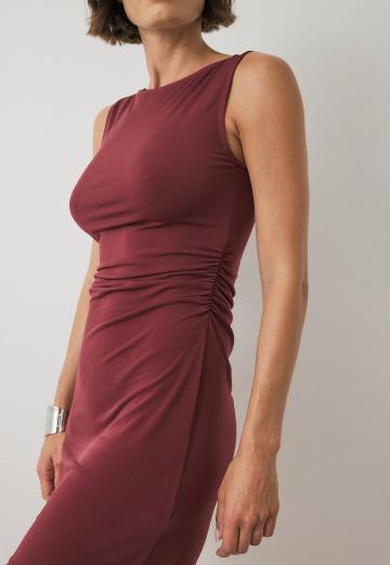 Платье футляр