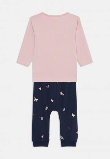 Набор одежды