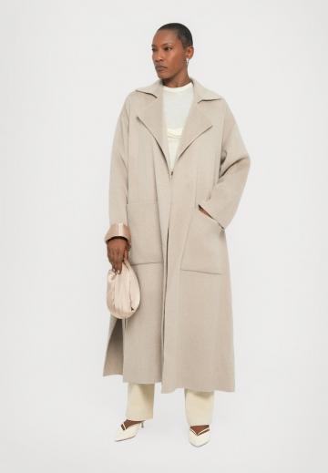 Шерстяное пальто