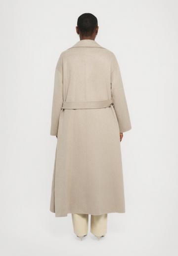 Шерстяное пальто