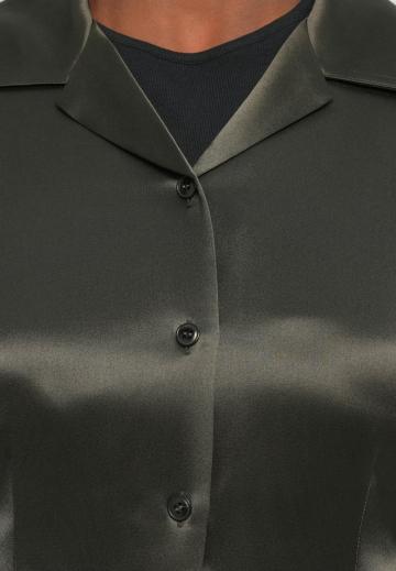 Атласная блузка