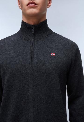 Вязаная кофта