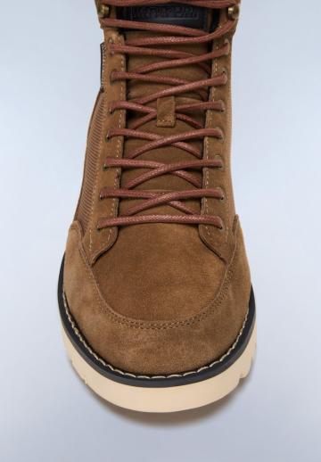Ботинки на шнуровке