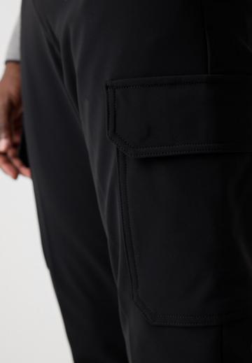 Брюки с накладными карманами