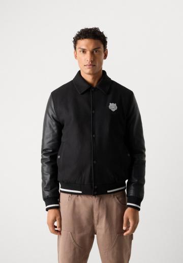 Куртка бомбер