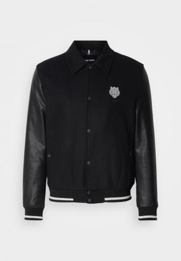 Куртка бомбер