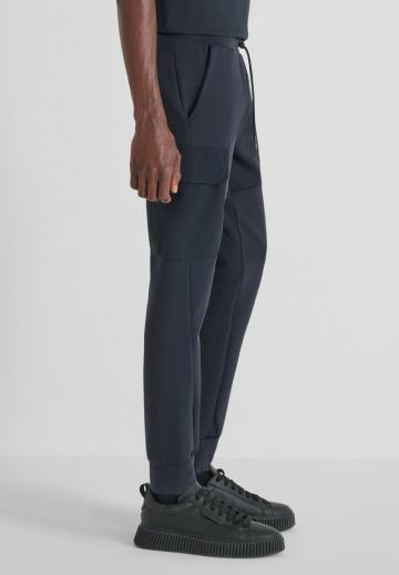 Брюки с накладными карманами