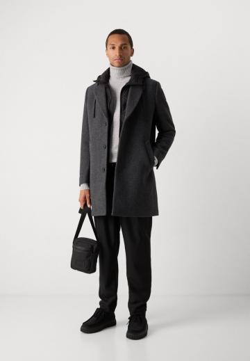 Короткое пальто