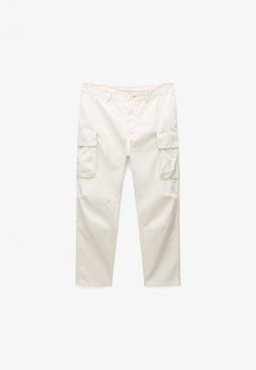 Брюки с накладными карманами