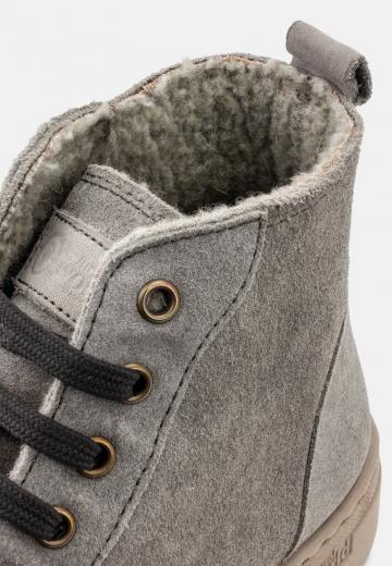 Ботинки на шнуровке