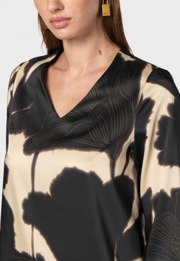 Атласная блузка