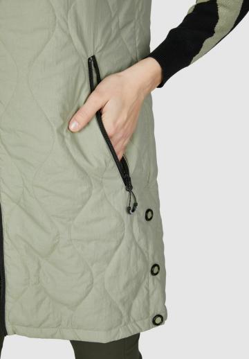 Длинный жилет