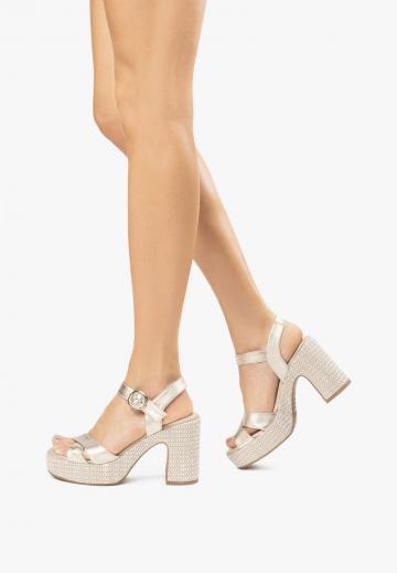 Босоножки на платформе