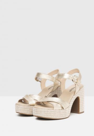 Босоножки на платформе