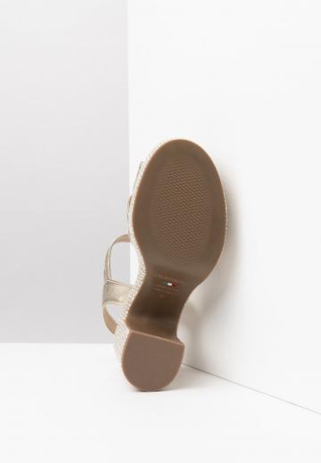 Босоножки на платформе