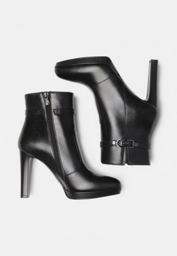 Высокие сапоги