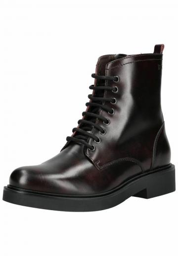 Ботинки на шнуровке