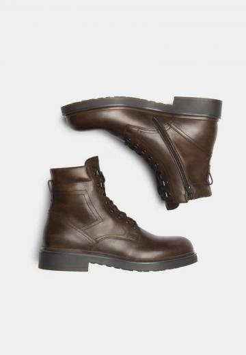 Ботинки на шнуровке