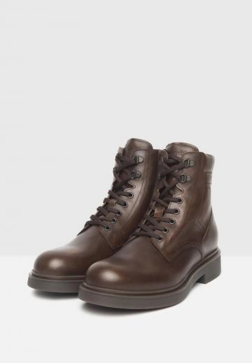 Ботинки на шнуровке