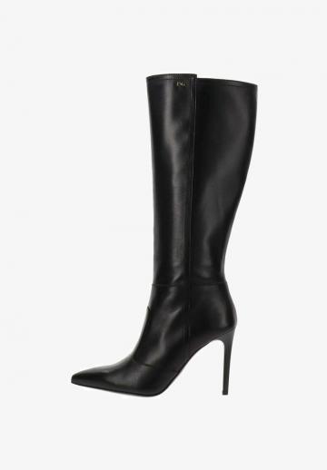 Высокие сапоги