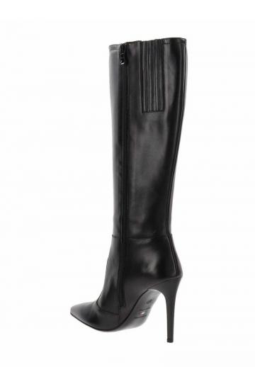 Высокие сапоги