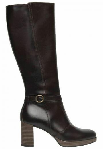 Высокие сапоги