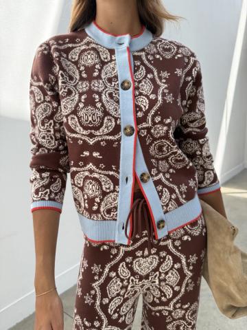 Жаккардовая вязаная кофта