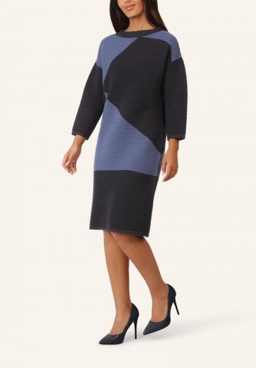 Вязаное платье