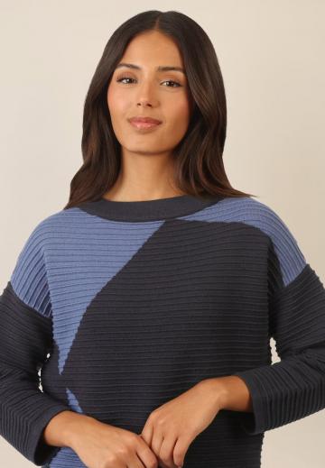 Вязаное платье