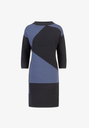 Вязаное платье