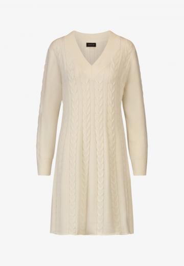 Вязаное платье