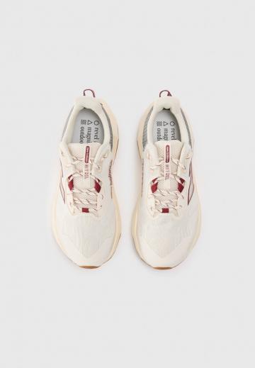 Беговые кроссовки