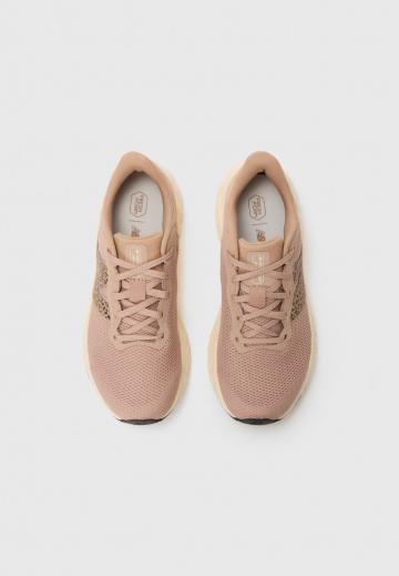 Беговые кроссовки