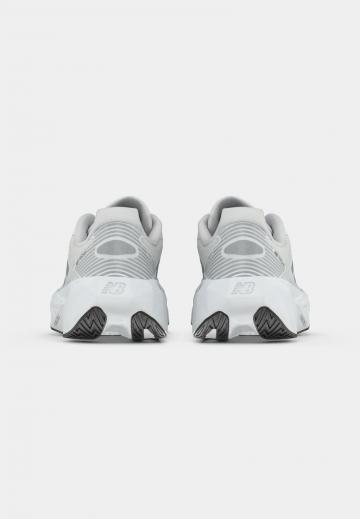 Беговые кроссовки