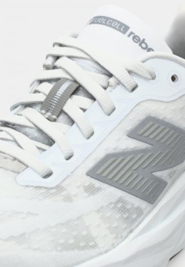 Беговые кроссовки