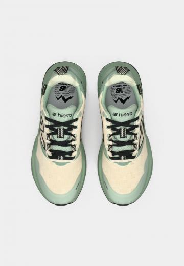 Беговые кроссовки