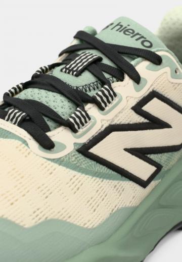 Беговые кроссовки