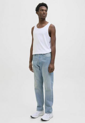 Прямые джинсы