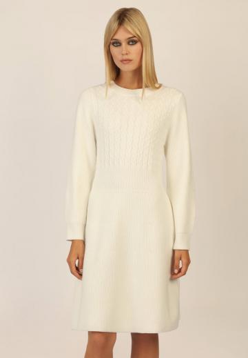 Вязаное платье