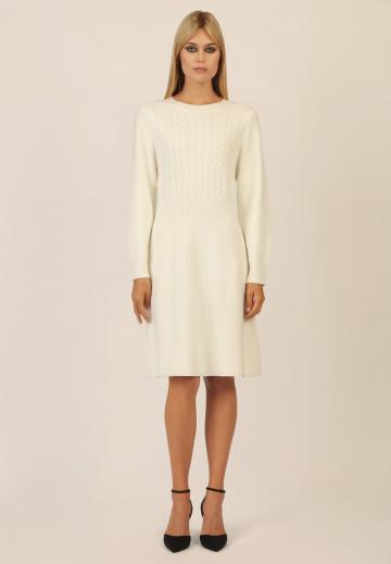 Вязаное платье
